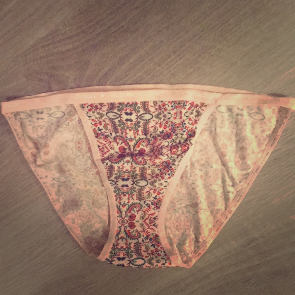 Pink, Paisley-like string-bikini NWOT